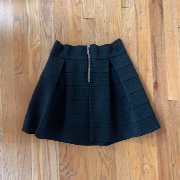 LF Kiwi Tucker Black Mini Skirt - Picture 2 of 3